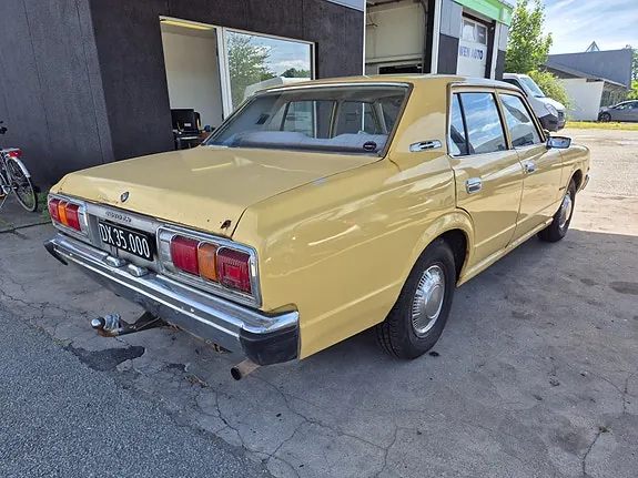 Toyota Crown 1975 photo 3
