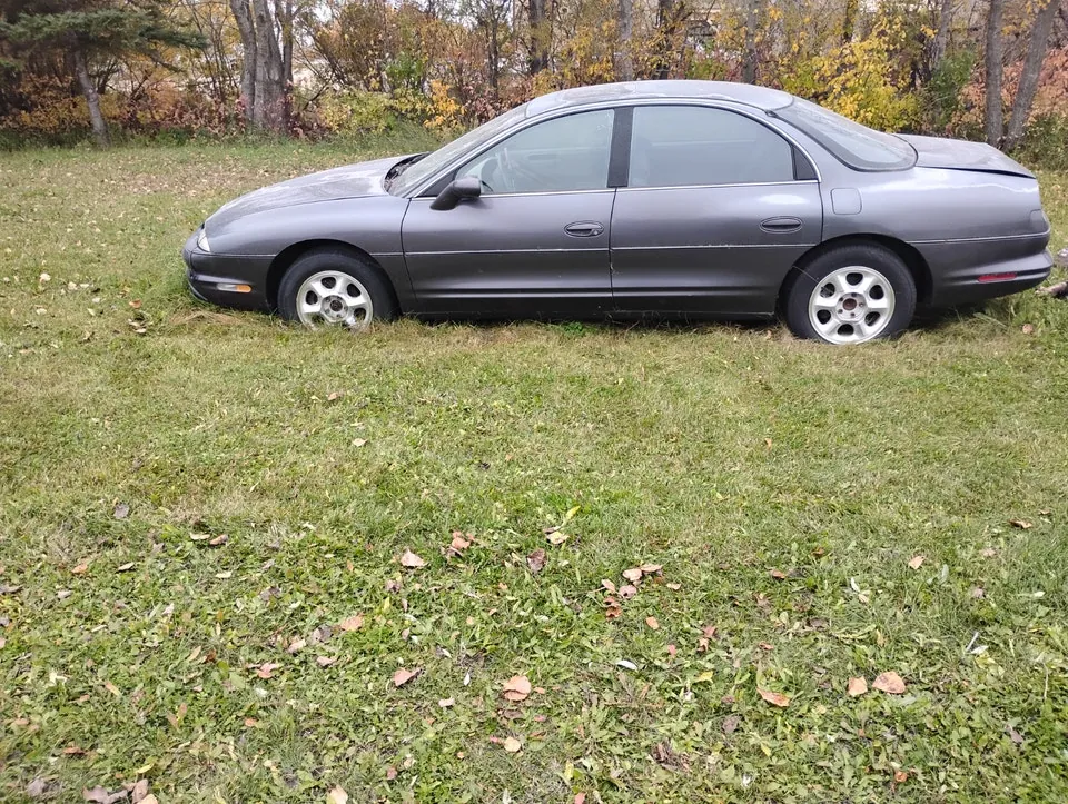 Oldsmobile Aurora