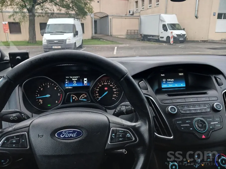 Ford Focus 2015 photo 2