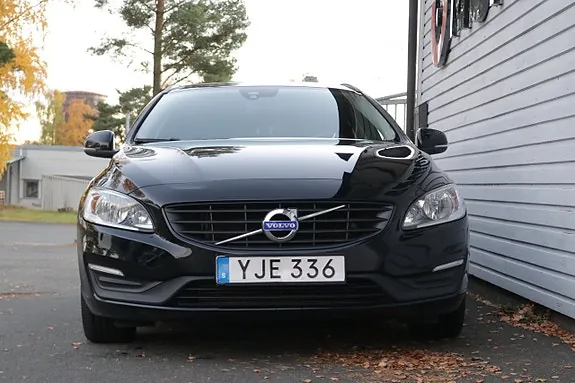 Volvo V60 2017 photo 2
