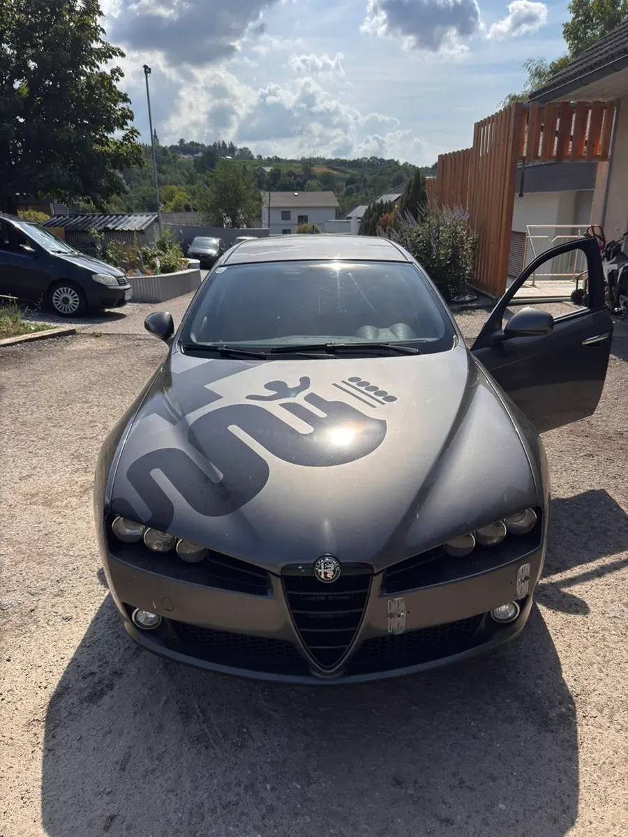 Alfa Romeo 159 2007 photo 2