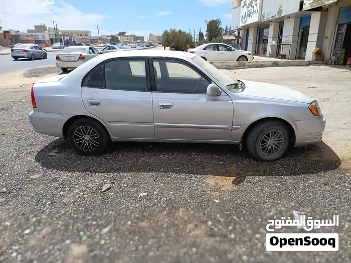 Hyundai Verna 2003 photo 2
