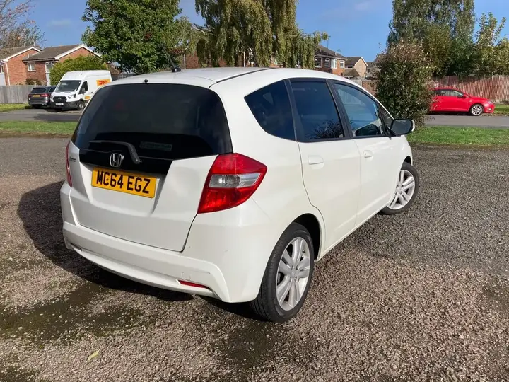 Honda Jazz 2014 photo 2