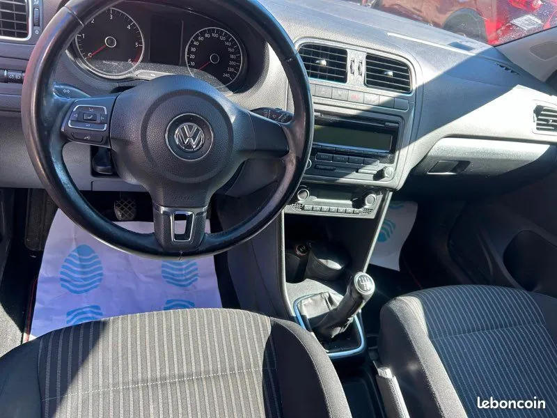 Volkswagen Polo 2010 photo 5