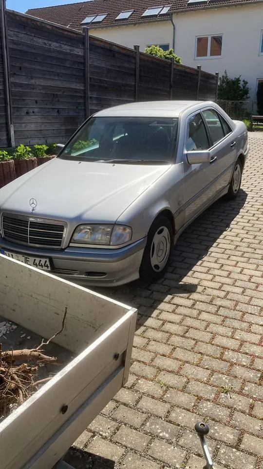 Mercedes-Benz W202