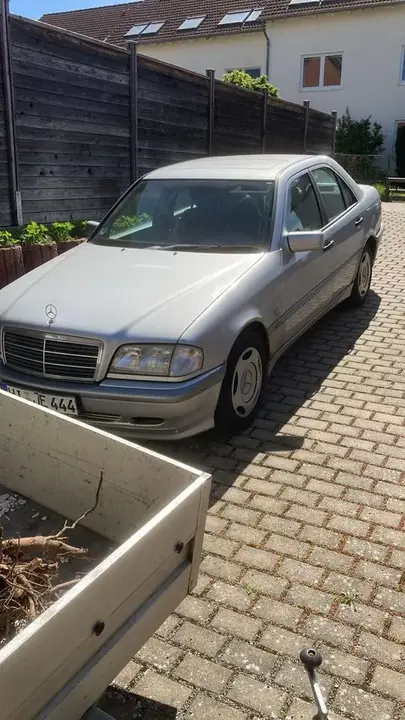Mercedes-Benz W202