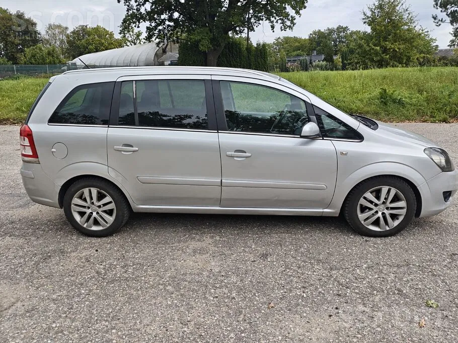 Opel Zafira 2008 photo 2
