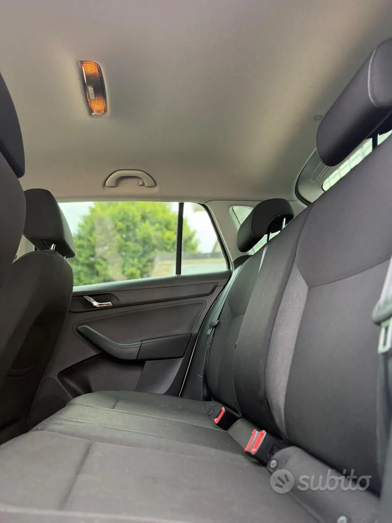 Skoda Rapid 2015 photo 4