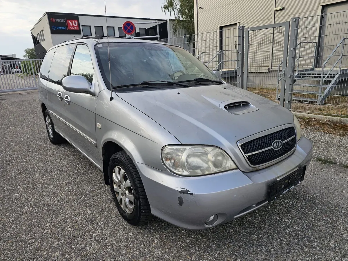 Kia Carnival 2005 photo 2