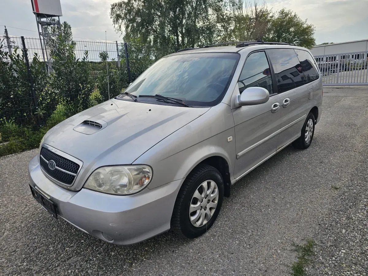 Kia Carnival 2005 photo 3