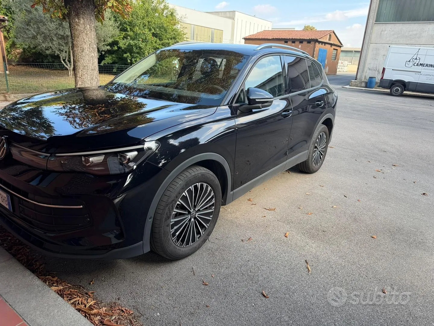 Volkswagen Tiguan 2024 photo 2