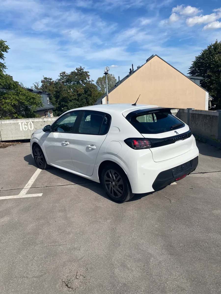 Peugeot 208 2022 photo 3