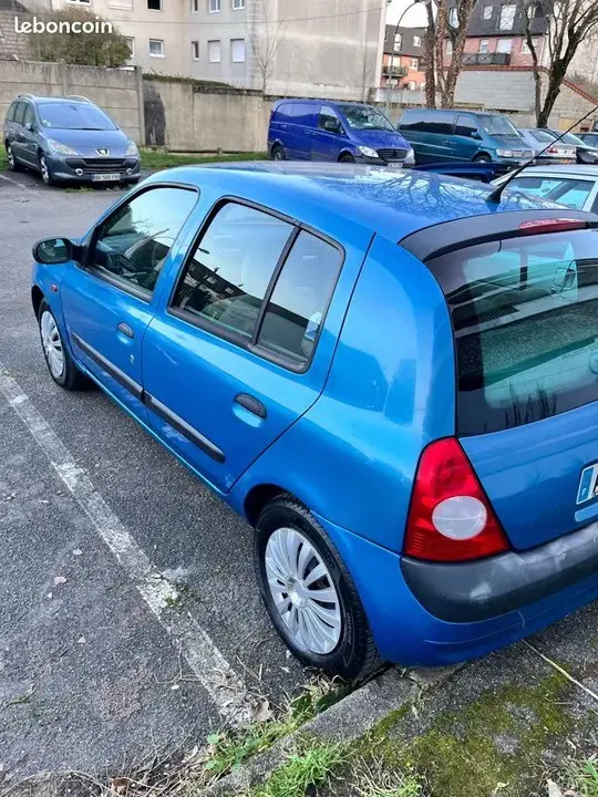 Renault Clio 2002 photo 2