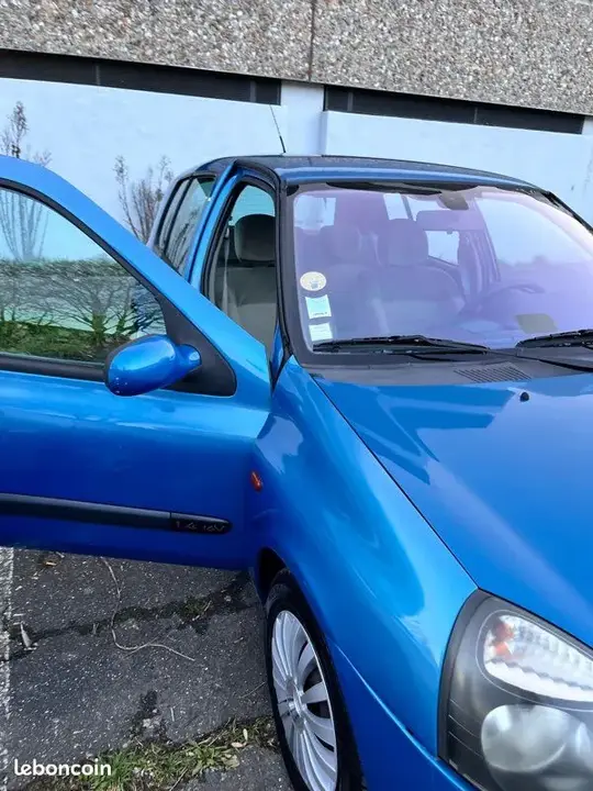 Renault Clio 2002 photo 3