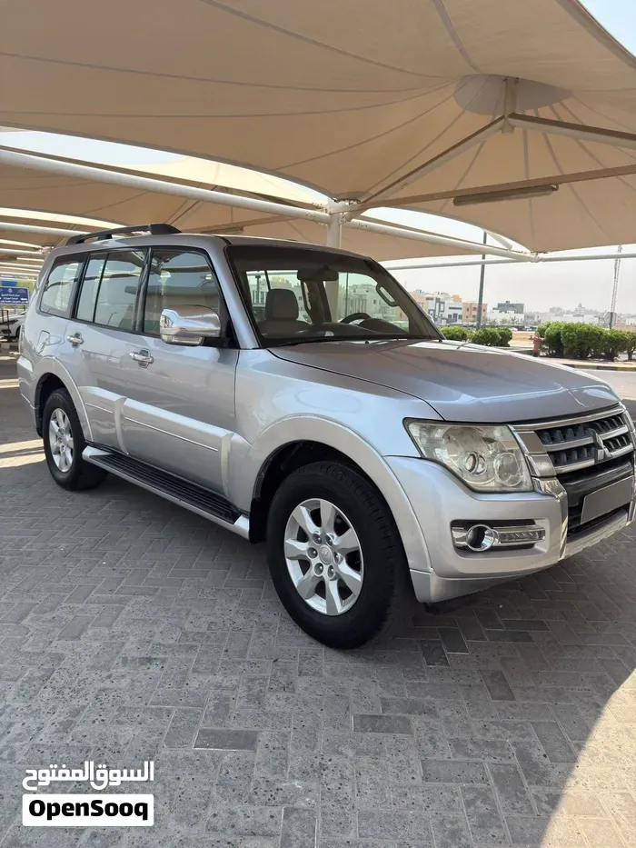 Mitsubishi Pajero 2017 photo 2