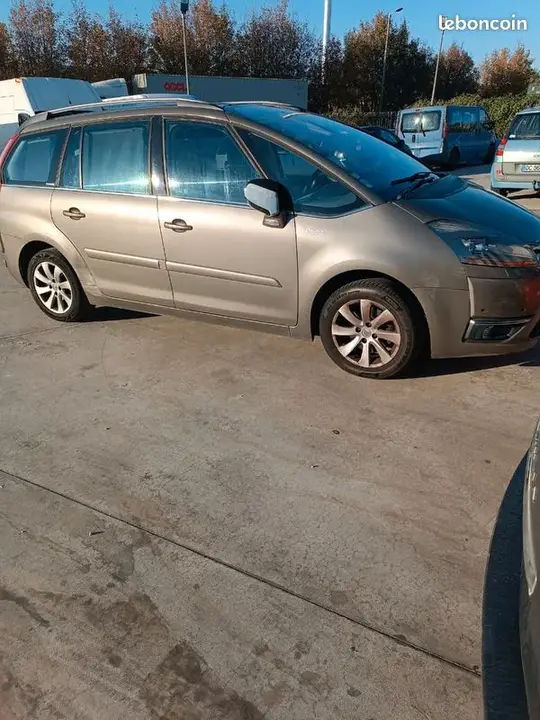 Citroen C4 Picasso 2010 photo 2