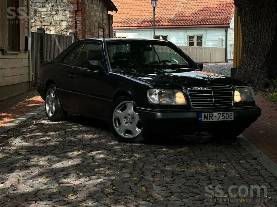 Mercedes-Benz E320