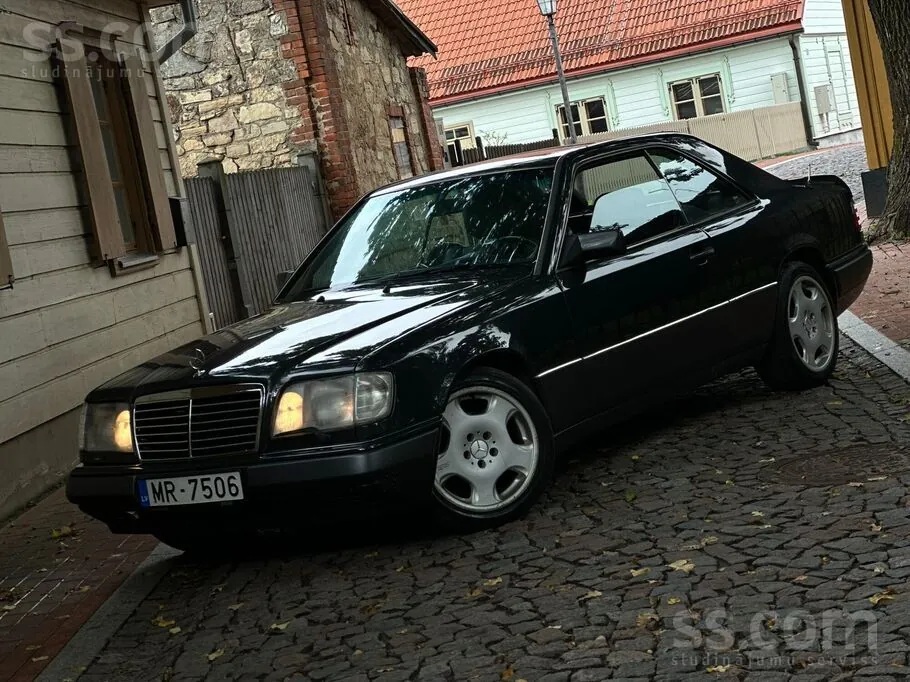 Mercedes-Benz E320 1994 photo 4