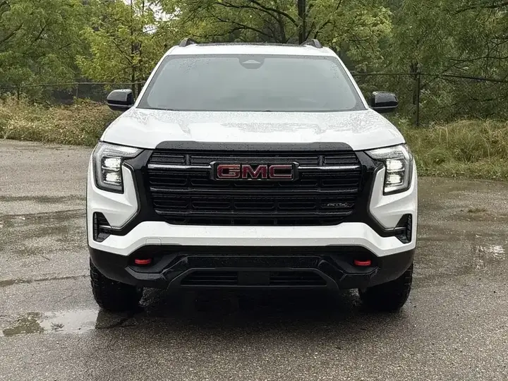 GMC Terrain 2027 photo 3