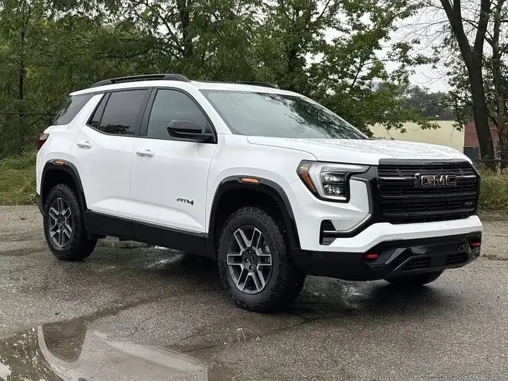GMC Terrain 2027 photo 2