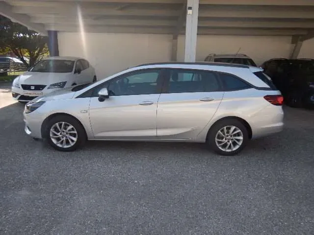 Opel Astra 2020 photo 2