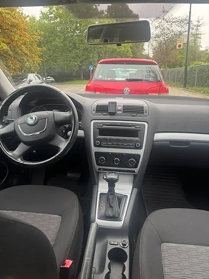 Skoda Octavia 2010 photo 4