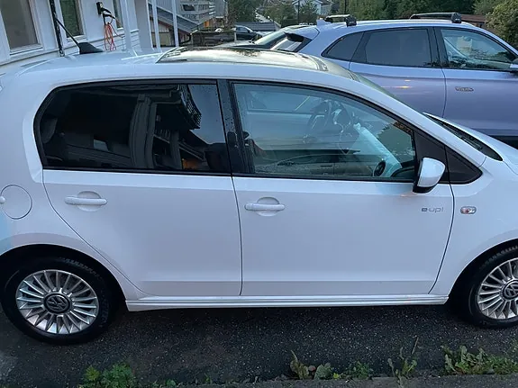 Volkswagen E-Up! 2016 photo 2