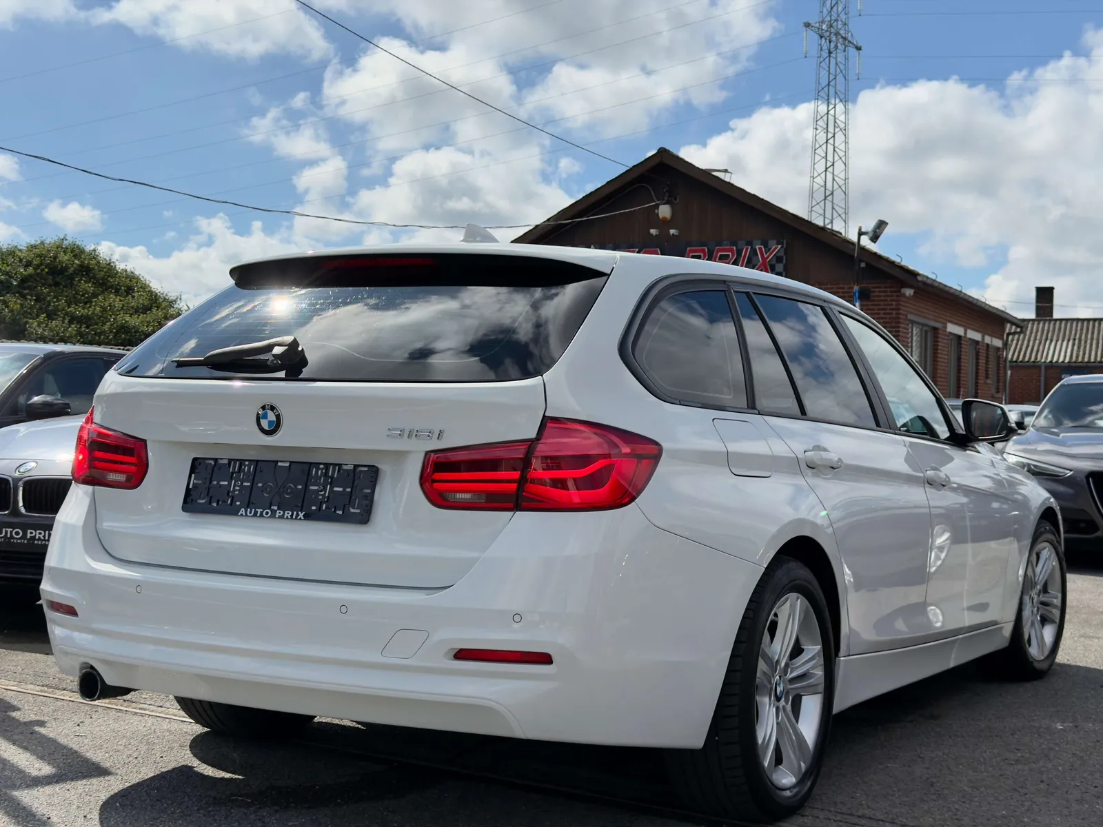 BMW 318I 2016 photo 4