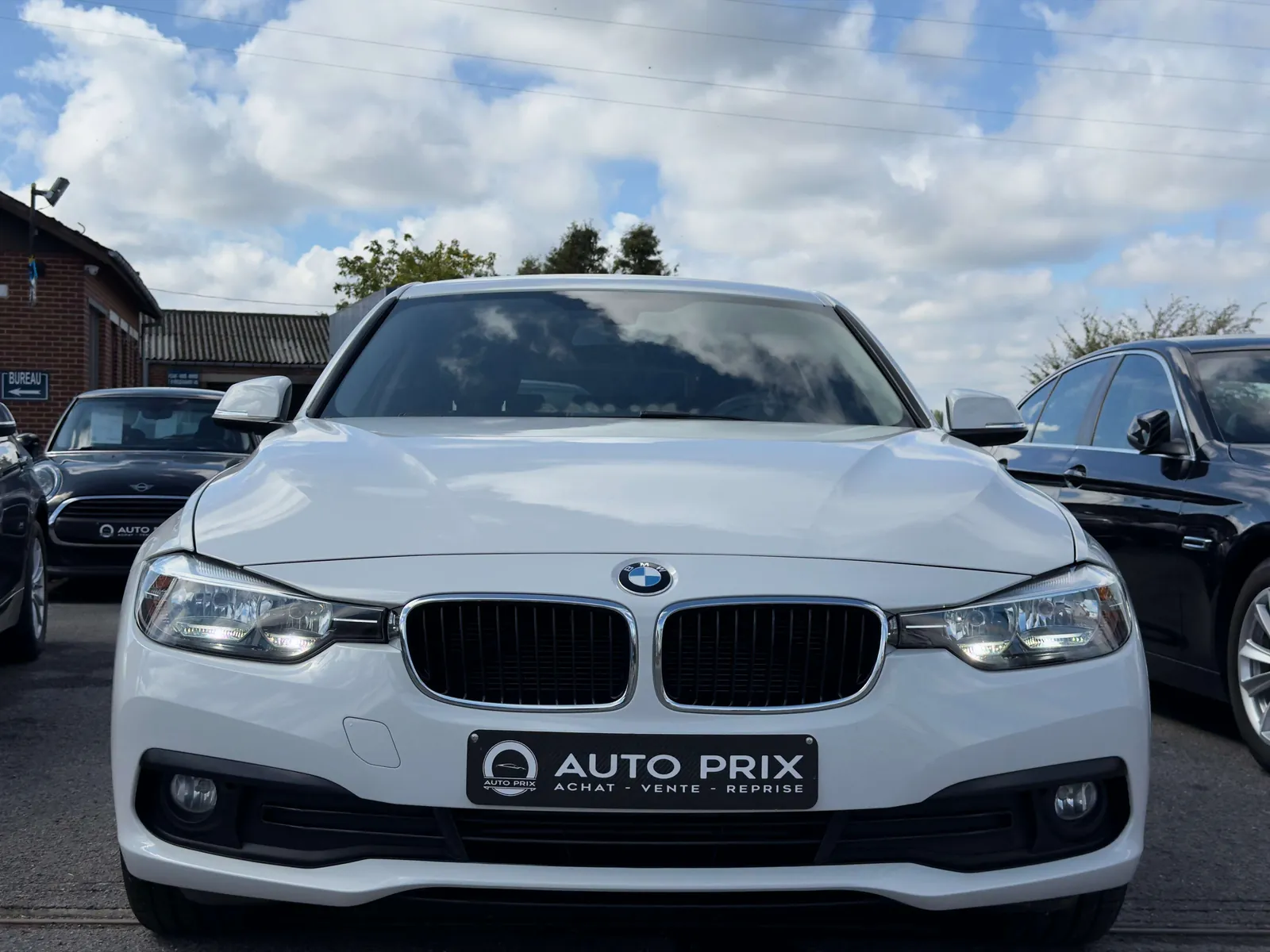 BMW 318I 2016 photo 3