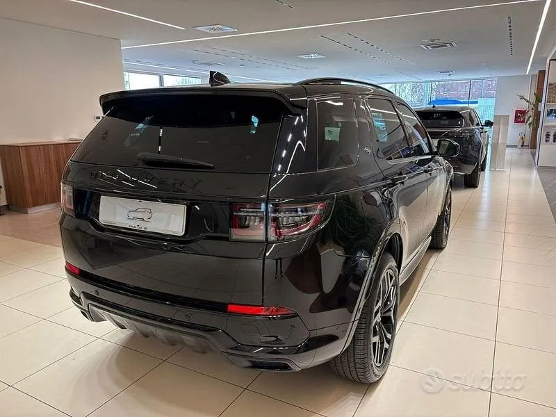 Land Rover Discovery Sport 2026 photo 2