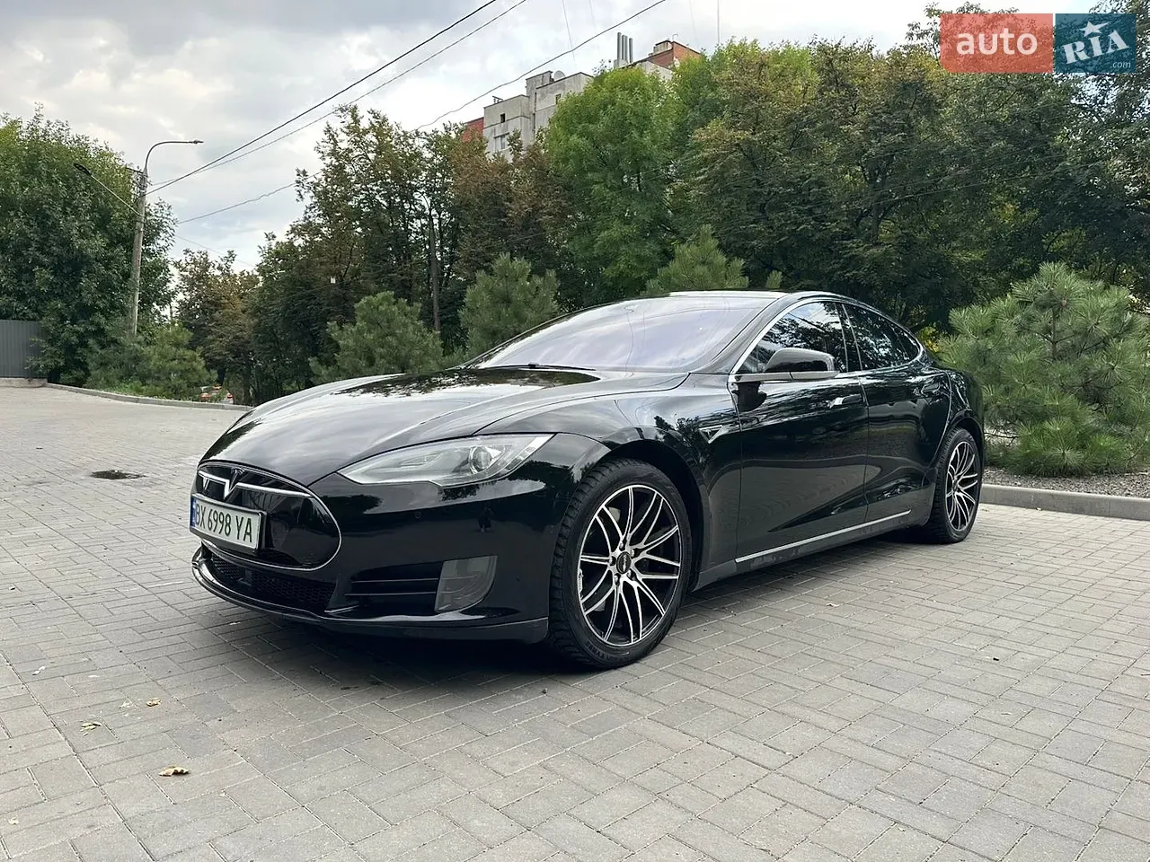 Tesla Model S 2015 photo 2
