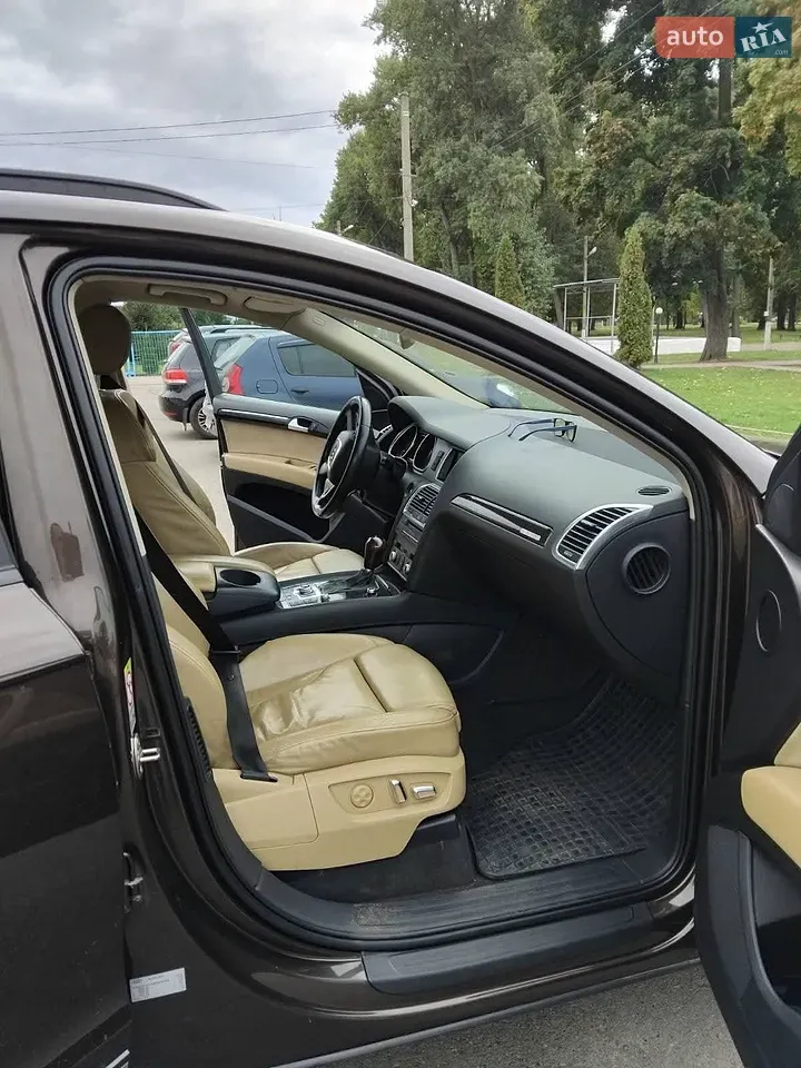 Audi Q7 2010 photo 5