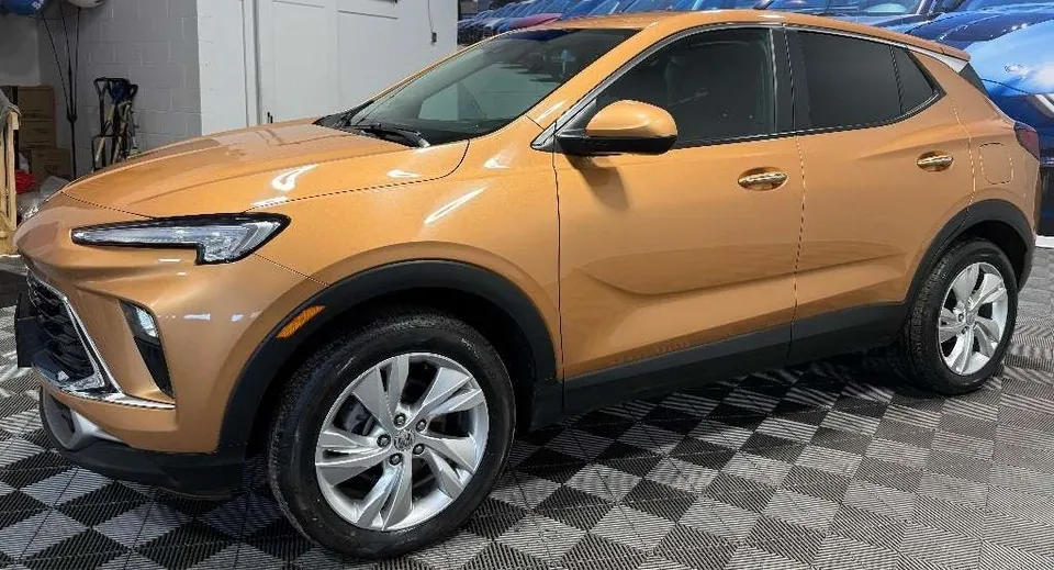 Buick Encore 2025 photo 2