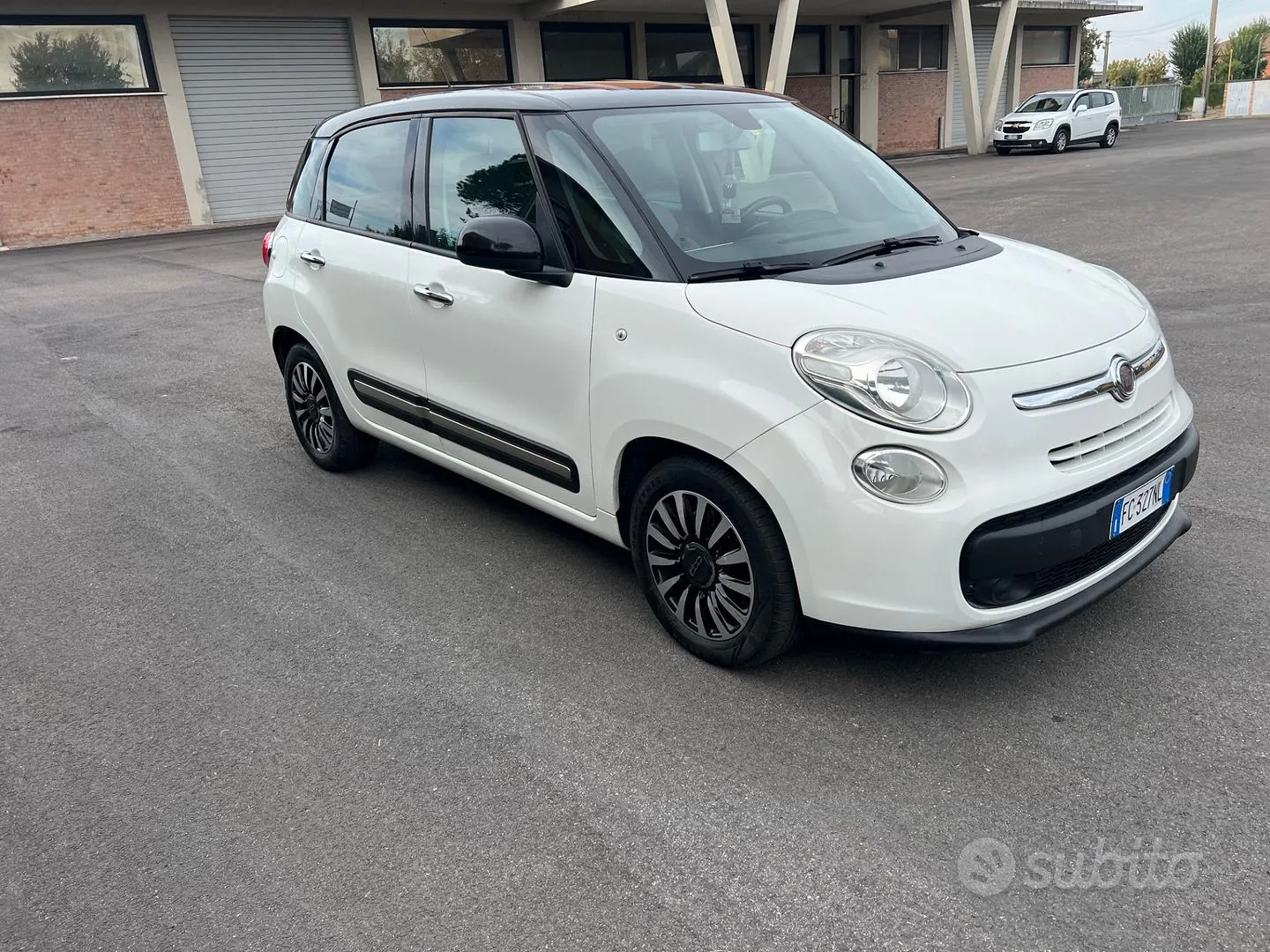 Fiat 500L 2016 photo 2