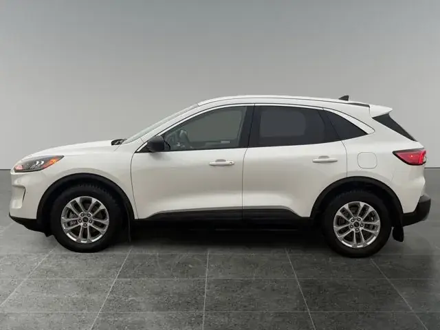 Ford Escape 2022 photo 2