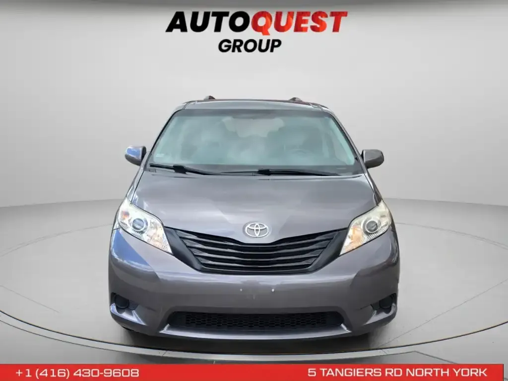 Toyota Sienna 2017 photo 2