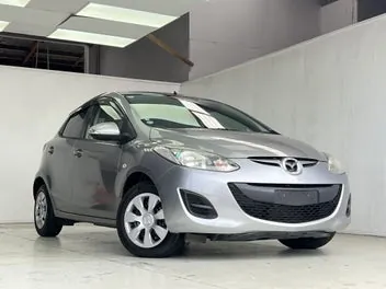 Mazda Demio 2013 photo 4