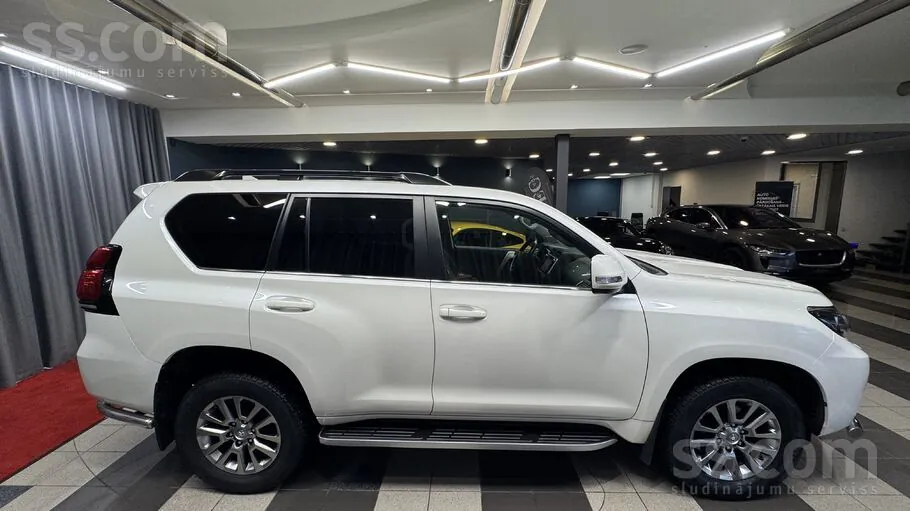 Toyota Land Cruiser 2018 photo 4