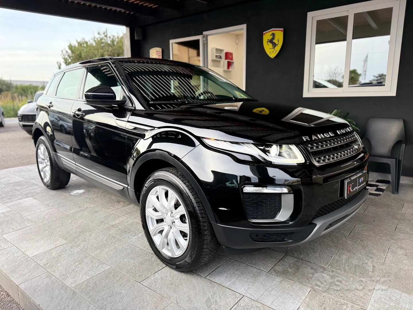 Land Rover Range Rover Evoque 2017 photo 3