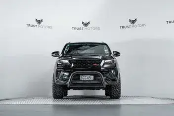 Toyota Fortuner 2018 photo 5