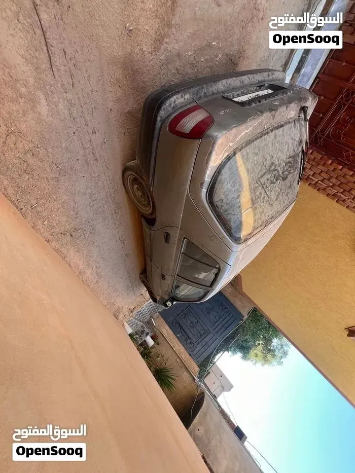 Nissan Sunny 2004 photo 5