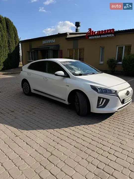 Hyundai Ioniq 2020 photo 2