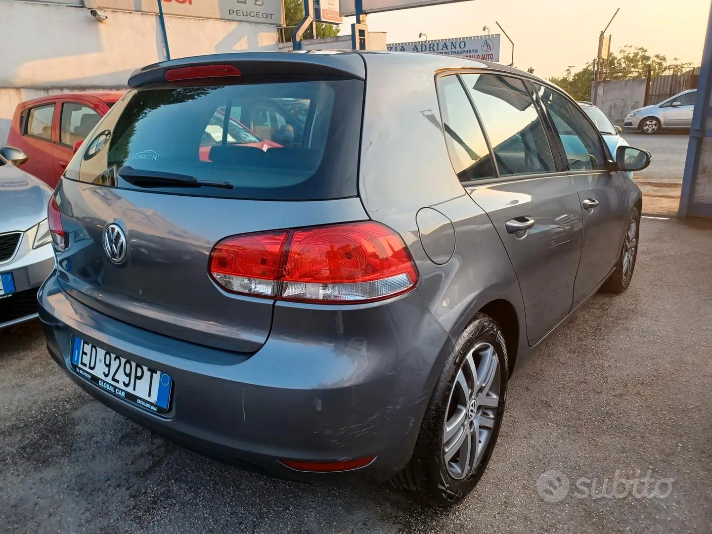 Volkswagen Golf 2010 photo 4