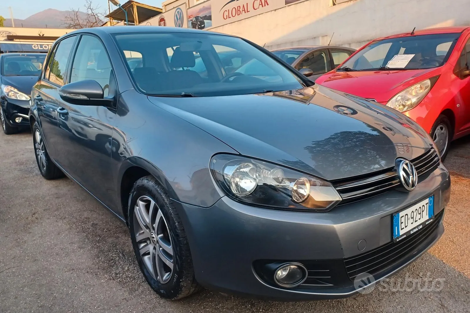 Volkswagen Golf 2010 photo 2