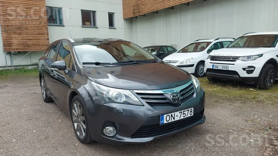Toyota Avensis 2012 photo 3