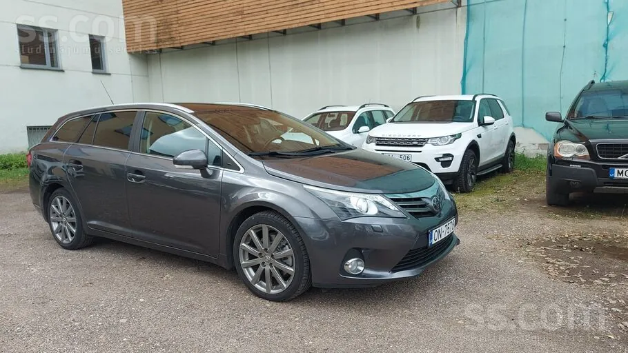 Toyota Avensis 2012 photo 4