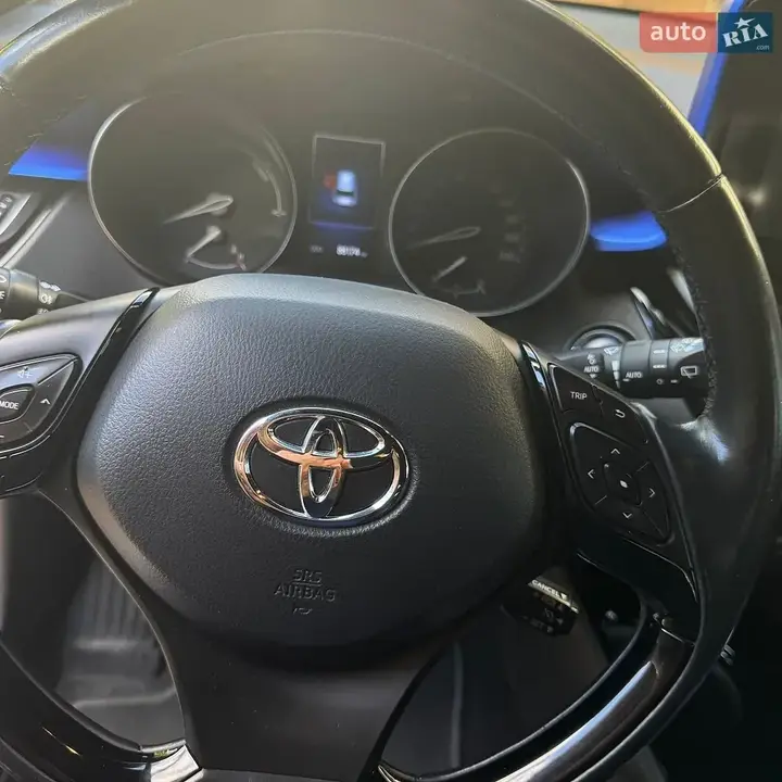Toyota C-Hr 2018 photo 4