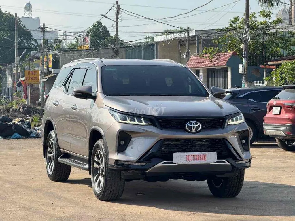 Toyota Fortuner 2024 photo 3