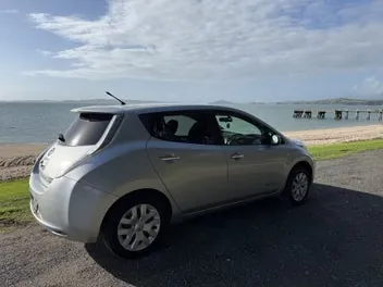 Nissan Leaf 2014 photo 2