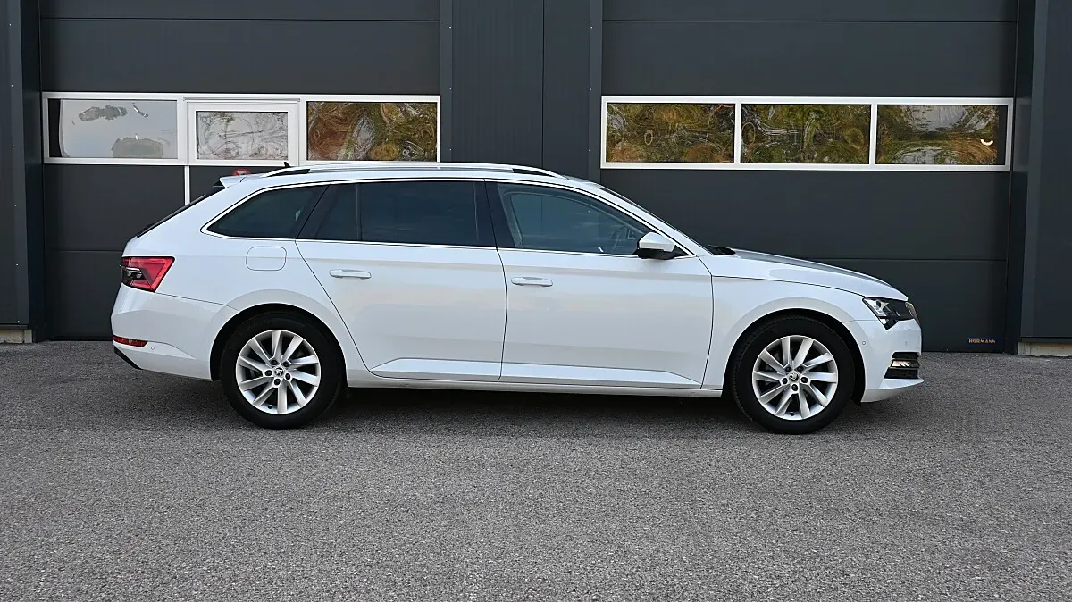 Skoda Superb 2021 photo 3